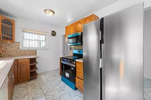 7 Everett St, Valley Stream, NY 11580 - Photo 4