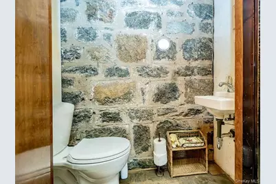 1425 Middle Neck Road, Sands Point, NY 11050 - Photo 22