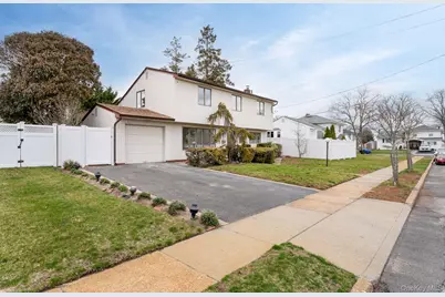 2547 Army Place, Bellmore, NY 11710 - Photo 32