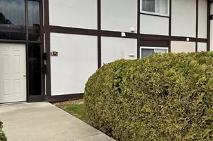 7 Millholland Dr, Fishkill, NY 12524 - Photo 2