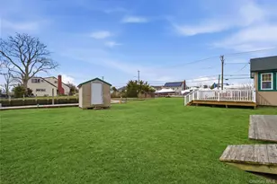 264 S Bayview Ave, Amityville, NY 11701 - Photo 32