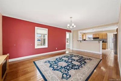 264 S Bayview Avenue, Amityville, NY 11701 - Photo 12