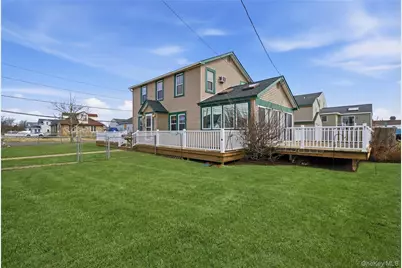 264 S Bayview Avenue, Amityville, NY 11701 - Photo 2