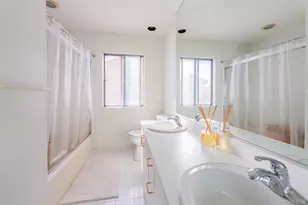 17 Princeton Dr, Syosset, NY 11791 - Photo 28