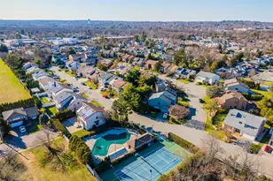 17 Princeton Dr, Syosset, NY 11791 - Photo 42