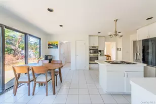 17 Princeton Dr, Syosset, NY 11791 - Photo 14