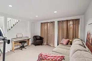 87 Kingsbury Rd, Garden City, NY 11530 - Photo 30