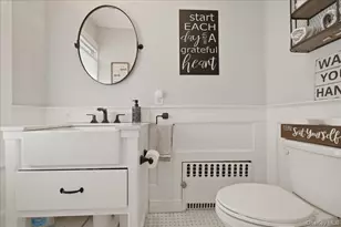 56 Broad St, Williston Park, NY 11596 - Photo 16