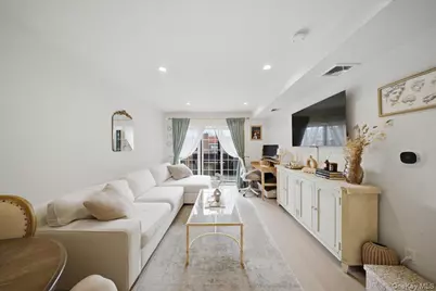 2574 34th Street #3A, Astoria, NY 11103 - Photo 4