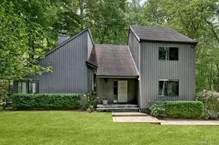 10 Bisbee Ln, South Salem, NY 10590 - Photo 2