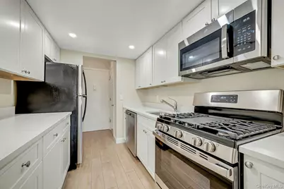 505 White Plains Road #1B, Eastchester, NY 10709 - Photo 2