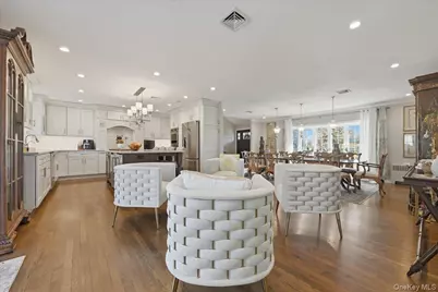 125 Highland Road, Glen Cove, NY 11542 - Photo 12