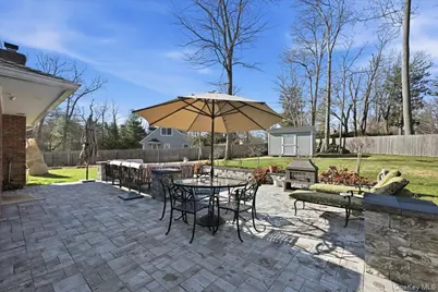 125 Highland Road, Glen Cove, NY 11542 - Photo 36