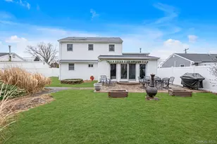 1393 Lombardy Blvd, Bay Shore, NY 11706 - Photo 20