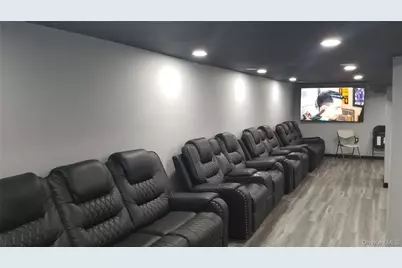 122-14 Sutphin Blvd, Jamaica, NY 11434 - Photo 4