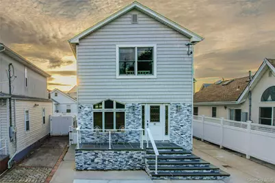 97 Cedarhurst Avenue, Point Lookout, NY 11569 - Photo 2
