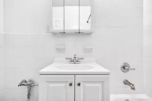 2244 Bronx Pk E, Bronx, NY 10467 - Photo 38