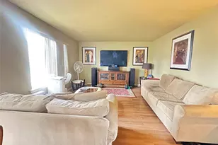 1 Daylilly Ct, Middle Island, NY 11953 - Photo 6