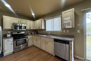 1 Daylilly Ct, Middle Island, NY 11953 - Photo 8