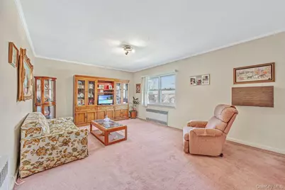 56-27B Utopia Parkway #1014, Fresh Meadows, NY 11365 - Photo 2