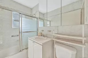 56-27B Utopia Pkwy, Fresh Meadows, NY 11365 - Photo 8