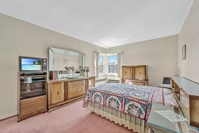 56-27B Utopia Parkway #1014, Fresh Meadows, NY 11365 - Photo 6