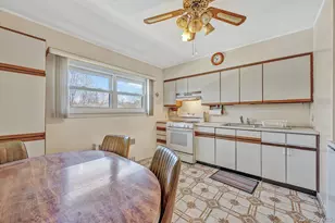 56-27B Utopia Pkwy, Fresh Meadows, NY 11365 - Photo 4