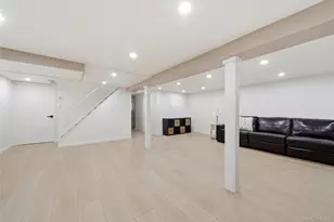 20 Newark St, Lindenhurst, NY 11757 - Photo 24