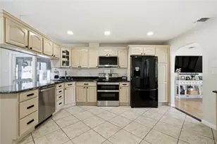 20 Newark St, Lindenhurst, NY 11757 - Photo 6