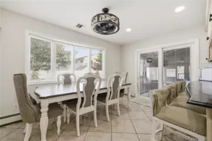 20 Newark St, Lindenhurst, NY 11757 - Photo 12