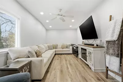 20 Newark Street, Lindenhurst, NY 11757 - Photo 16