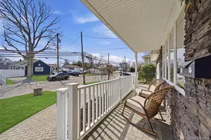 20 Newark St, Lindenhurst, NY 11757 - Photo 2