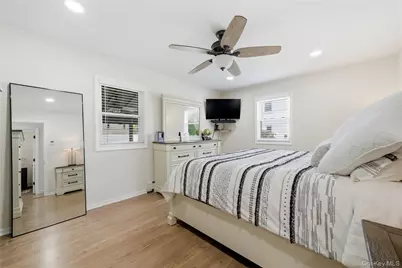 20 Newark Street, Lindenhurst, NY 11757 - Photo 18