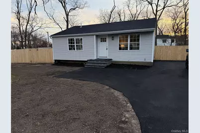 661 College Road, Farmingville, NY 11738 - Photo 2