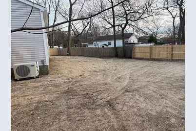 661 College Road, Farmingville, NY 11738 - Photo 18