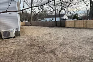 661 College Rd, Farmingville, NY 11738 - Photo 18