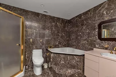 84 Horton Place, Syosset, NY 11791 - Photo 14