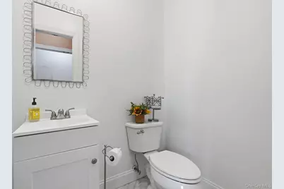 5 Butler Street, West Islip, NY 11795 - Photo 8