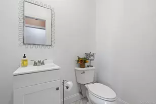 5 Butler St, West Islip, NY 11795 - Photo 8