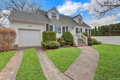 2 Jackson Avenue, Massapequa Park, NY 11762 - Photo 2