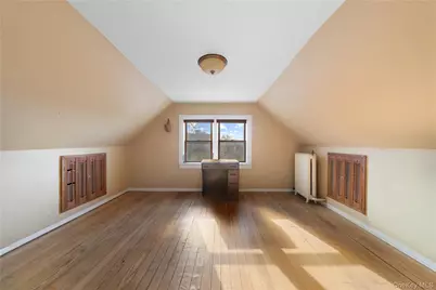 304 Westervelt Ave, New York, NY 10301 - Photo 24