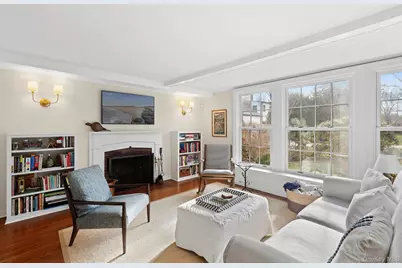 393 Hill Street, Southampton, NY 11968 - Photo 2