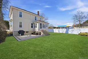 1165 Meadowbrook Rd, Merrick, NY 11566 - Photo 32