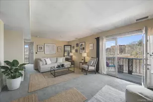 37 Harbor Ln, New Rochelle, NY 10805 - Photo 2