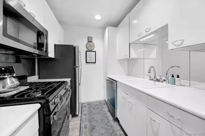 37 Harbor Lane #2A, New Rochelle, NY 10805 - Photo 8