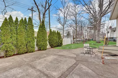 125 Marcus Avenue, New Hyde Park, NY 11040 - Photo 24