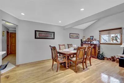 125 Marcus Avenue, New Hyde Park, NY 11040 - Photo 8