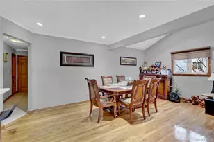 125 Marcus Ave, New Hyde Park, NY 11040 - Photo 8