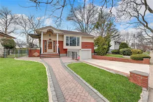 125 Marcus Ave, New Hyde Park, NY 11040 - Photo 2