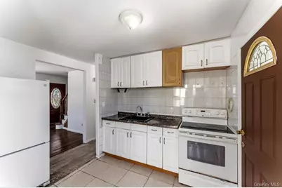 712 Park Avenue, Uniondale, NY 11553 - Photo 8
